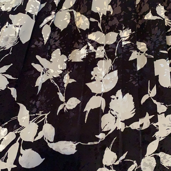 New Women’s Skirt - Picture 4 of 4